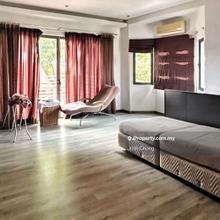 Beautiful Semi-D At Hillside Strategic Location Freehold