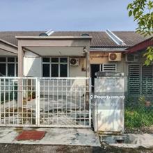 Teres setingkat taman Sri chantin mentakab 