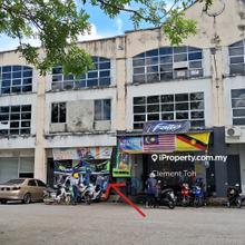 Shop near Summer Mall Suitable for Student business