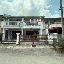 Double storey house in bandar springhill,lukut,negeri sembilan