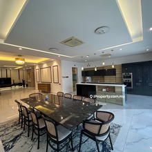 3 storey renovated semi detached corner  Villa Green for Sale