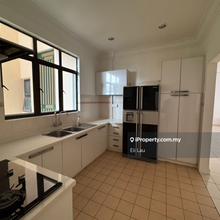 Lowrise unit newly renovated with pool view 