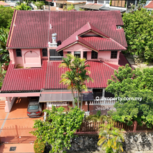 Corner Bungalaw with huge land
