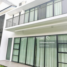 Senibong Cove The Water Edge Residence 
