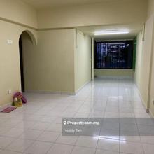Desa intan 7a un-furnished free parking 650 sqft