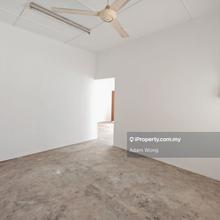 Newly Refurbished Good Condition 1 Sty Semi D Town Area Taman Bersatu