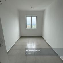 Ready to move in, got wifi, single bed, water heater, kitchen cabinet