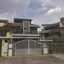 Premium end lot terrace, beautifully upgraded at Tmn Dalpinia Puchong.