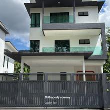 3 Storey Bungalow For Sale/Rent
