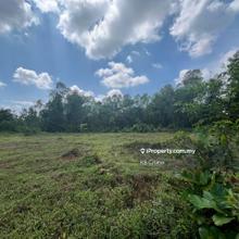 Super prime location with great neighbourhood.