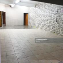 Oakland new painted 3 storey shop for sale