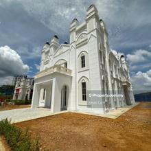 English Inspired Precinct Shop for rent in Anggun City !