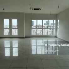 Penthouse Ara Damansara! Large Unit with Private Roof Top Garden!