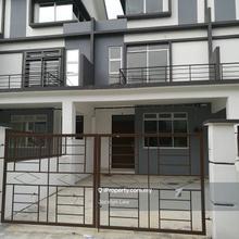 2 1/2 Storey House for Sale @ Taman Scientex