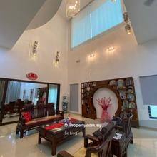 Bandar kinrara modern bungalow for sale,big build up,big carporch 