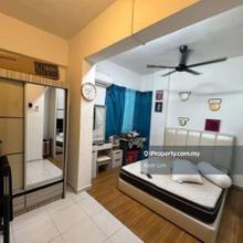 Pelangi heights 2 apartment , 2 carpark corner ,below market price.