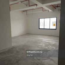 Limited office lot in Plaza Arkadia 