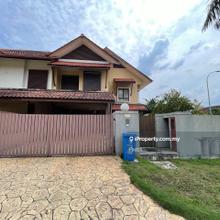 Big Land Area, Good Location & Neighbourhood