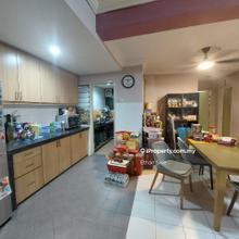 Strategic Location/Surrounded living conveniences/Comfortable ownstay