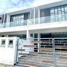 Cube 176,Jalan Pulai Jaya,End lot,Double storey end lot,24x65
