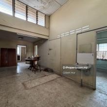 Taman Taynton View terrace house, corner lot