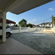 Good Location/Dsth Bukit Kempas/Taman Bukit Kempas/3 Bedrooms/Rm2000