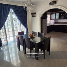 2.5 Storey end lot house for sale !