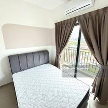 Fully Furnished Balcony Room, Ready to Move In! 1 Min Walk to MRT