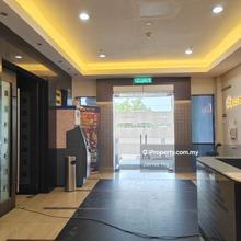 Retail unit Ground floor facing main road 