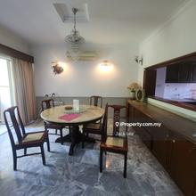 Convenient location and peaceful environment walk up duplex unit  