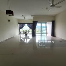 Spacious living high ceiling unit and convenient amenities