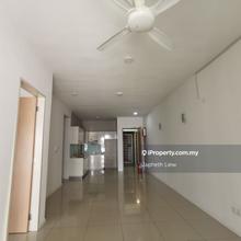 Condo by the highway and easy access to airport