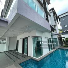 Private Pool and Lift, Spacious House with 6 Rooms, Easy Access KLCC