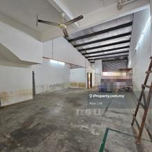 High Ceiling 1.5 Storey 25x80 Taman Perindustrian Usj 1 Subang Jaya