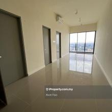 Spacious Unit @ 8th & Stellar, Sri Petaling For Sale