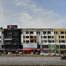 Facing main road and comes with lift