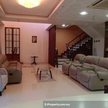 Corner Unit Semi D House / Laman Residen 3sty, Jalan Kuching
