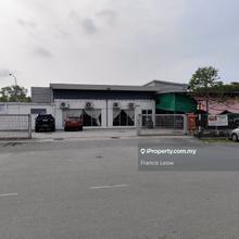 Food Court Restaurant Facing Main Road