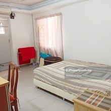 Room for rent in Damansara Jaya
