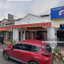 Saujana Utama 2 Sungai Buloh 1sty shop Below Market Rm100k Good ROI