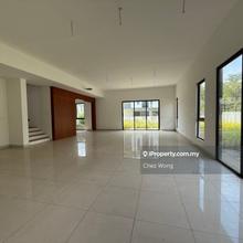 Corner Semi-D at Cheria Residence 1,900sqft Side Land, Playground View