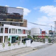 Commercial bungalow for Sale