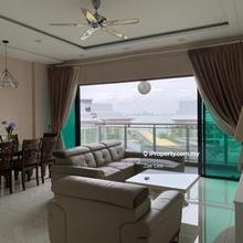 Prime Location Fully Furnished & Renovated 4 Bedrooms 3 Car Park