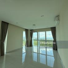 High floor partial furniture big size condominium at medini signature