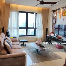 Facing Lake Open View With Fully Renovated Unit