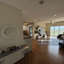 Renovated & Lake View / T Parkland, Temple park 