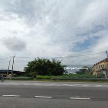 Flat terrain with frontage width of 104 ft on Jalan Klebang main road