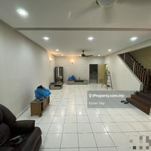 Freehold, 22x75, 4r3b, Renovated
