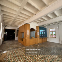 Rare location facing main road at Jalan kelawai near gurney for rent