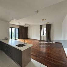 Worth Buy Unit, 1372 Sqft, Partly Furnished, 2 Carparks 